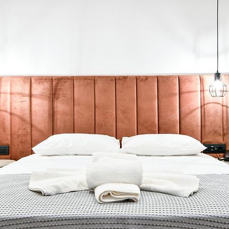 Aeolos Luxury Suites Ateny Zewnętrze zdjęcie